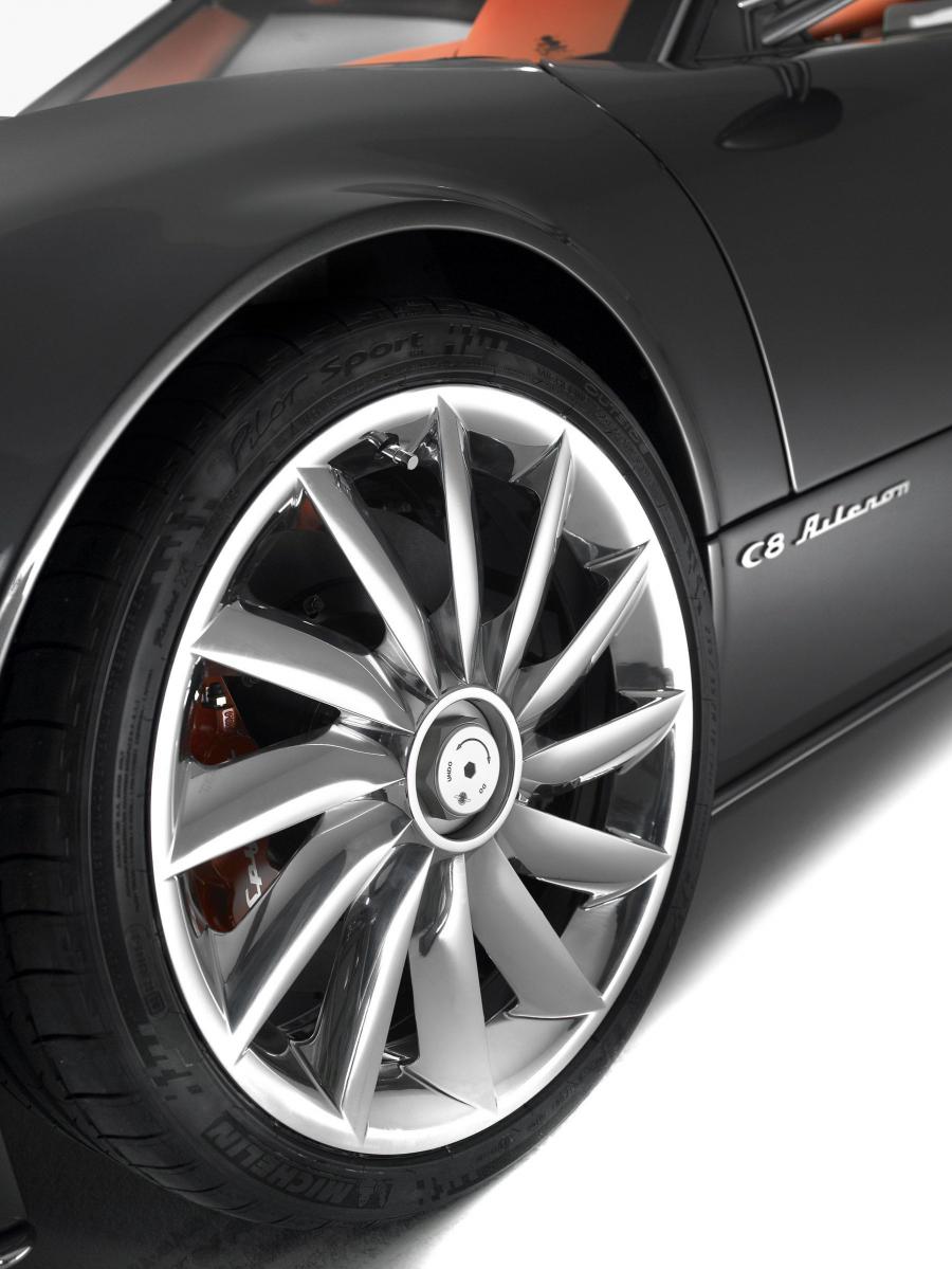  Spyker C8 Aileron 2008 года  (фото 11 из 16)